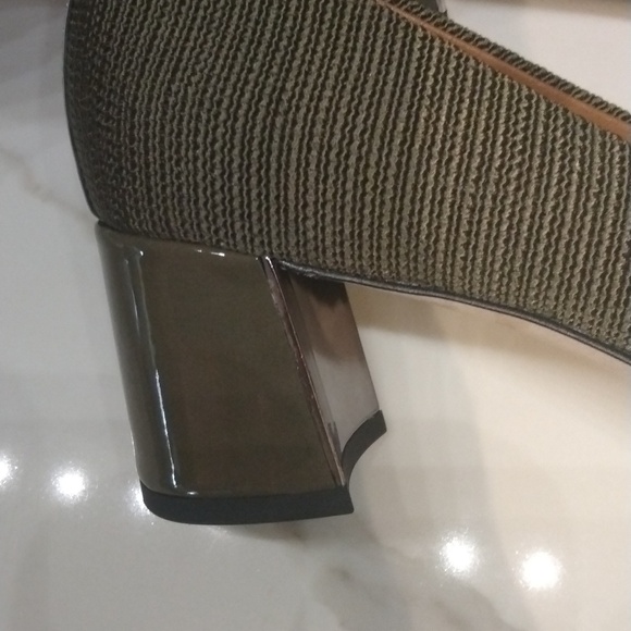 Donald Pliner Suzette pumps military green size 6 NWT - Picture 5 of 6